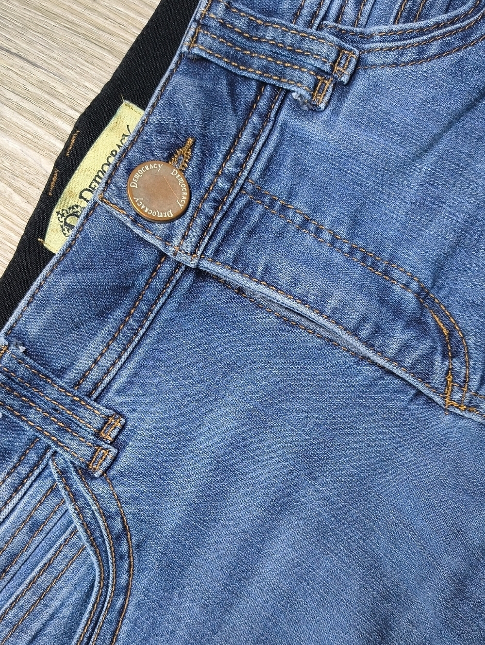 Mid Rise Skinny w/ 27" Inseam Democracy Jean